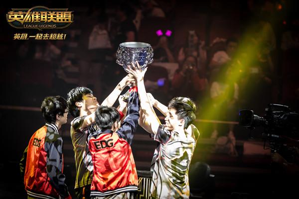 Fnatic vs Astralis 比赛预测与分析 - ESL Pro League 第20赛季